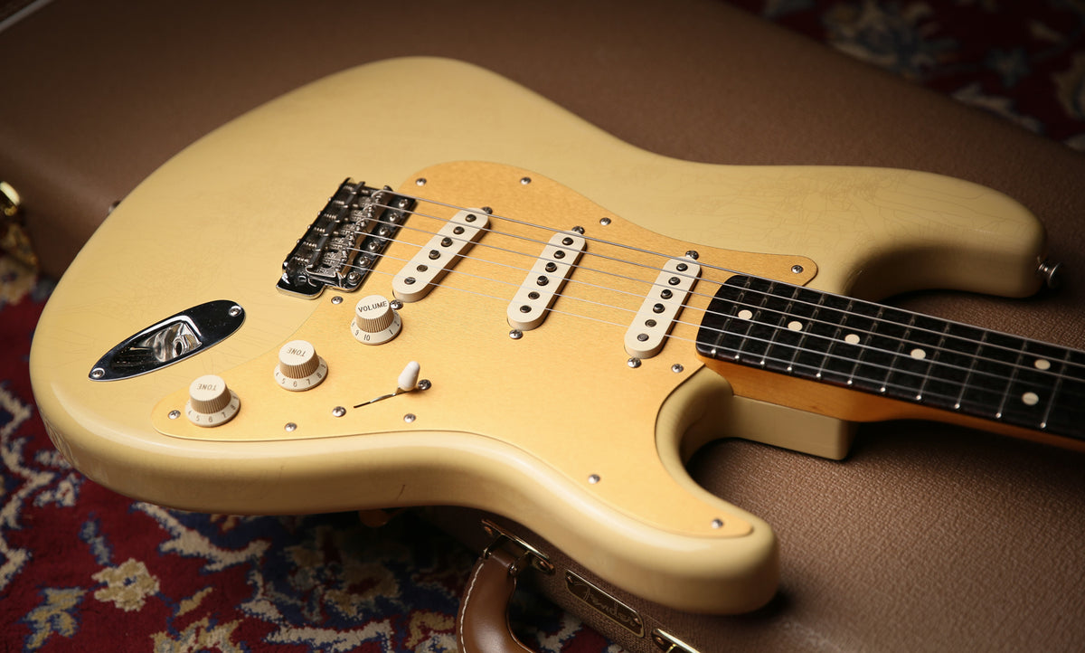 Fender USA Custom Shop 63&#39; Closet Classic Stratocaster Desert Sand Finish - ProTone Music