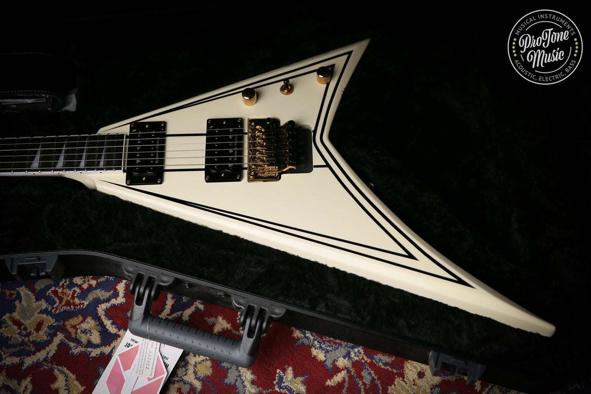 Jackson Pro Series RR3 Rhoads Ivory with Black Pinstripe &amp; Hard Case