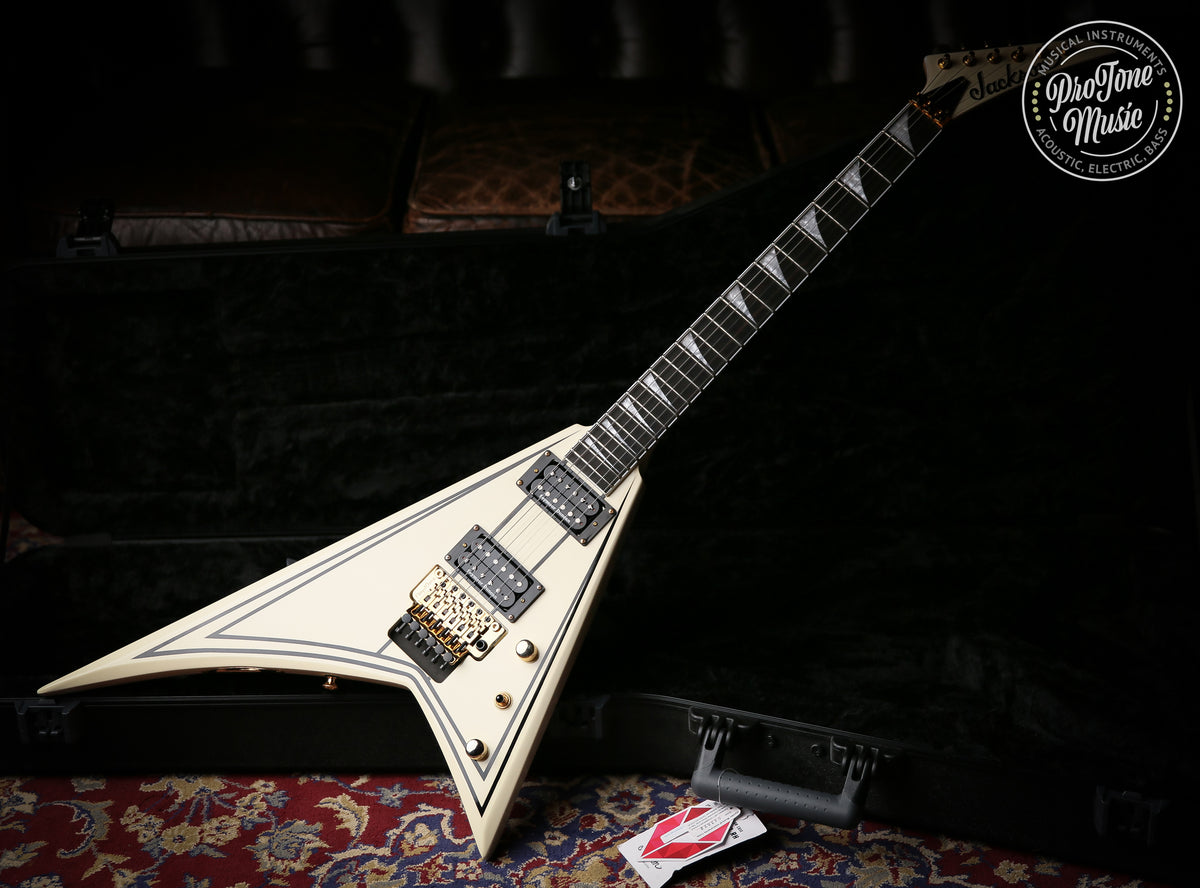 Jackson Pro Series RR3 Rhoads Ivory with Black Pinstripe &amp; Hard Case