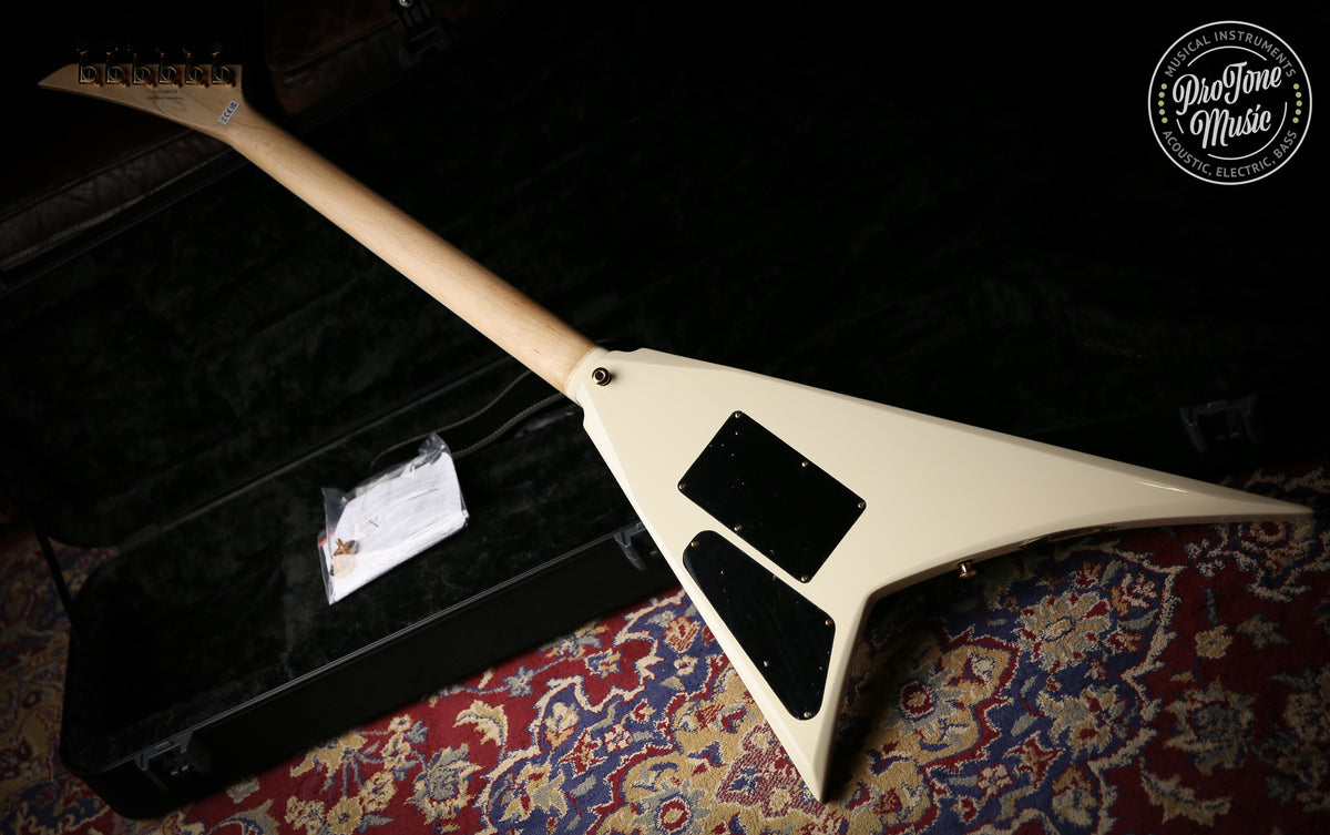 Jackson Pro Series RR3 Rhoads Ivory with Black Pinstripe &amp; Hard Case